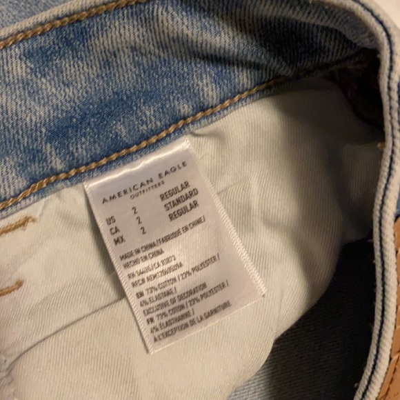 Size 2 American Eagle high rise The Dream Jean - Picture 3 of 4